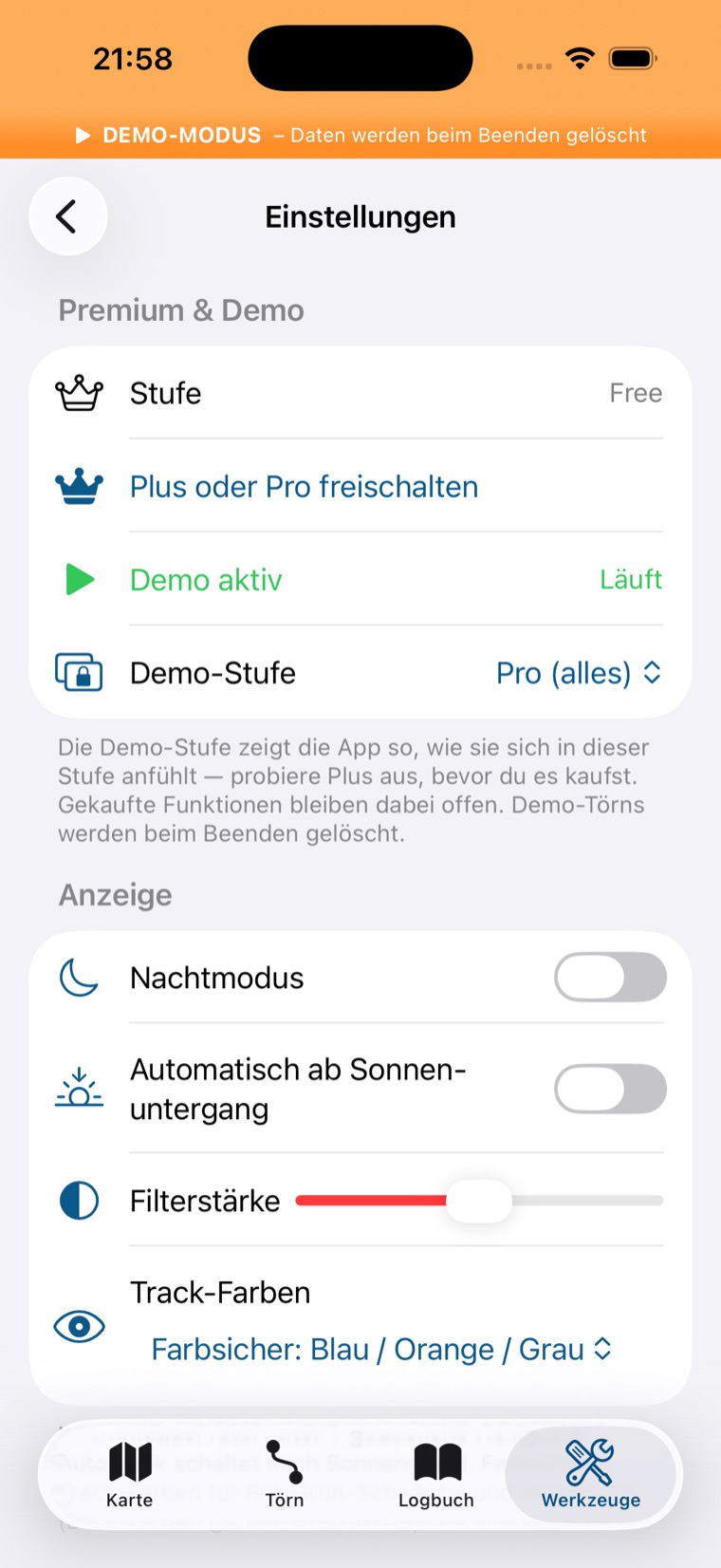 Einstellungen mit Stufe, Demo-Stufe, Nachtmodus, Sonnenuntergangs-Automatik und Track-Farben